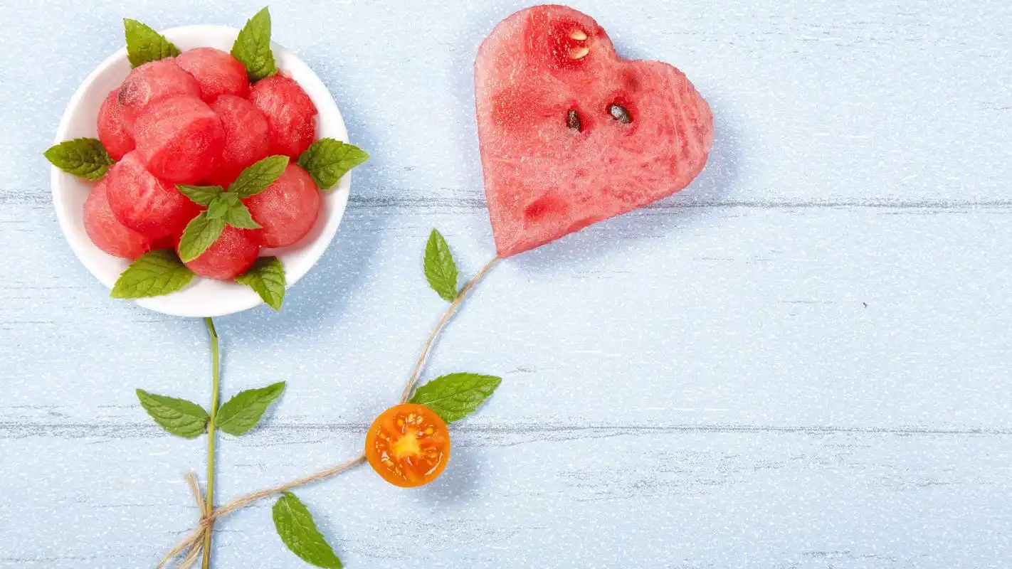 夏日清凉西瓜创意高清桌面壁纸