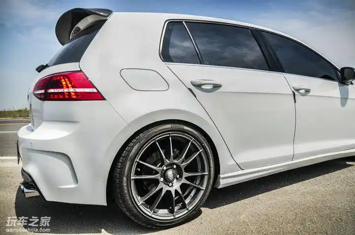 美女车主巧手改装七代高尔夫