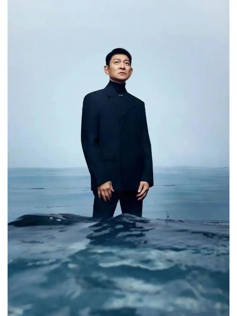 61岁刘德华最新写真 纯色艺术