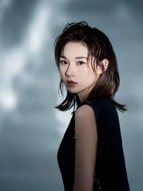 代 表 作阿悠悠,1995年3月2日出生于内蒙古,中国内地女歌手