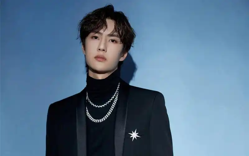 帅哥王一博写真桌面壁纸_王一博壁纸高清_三千图片网