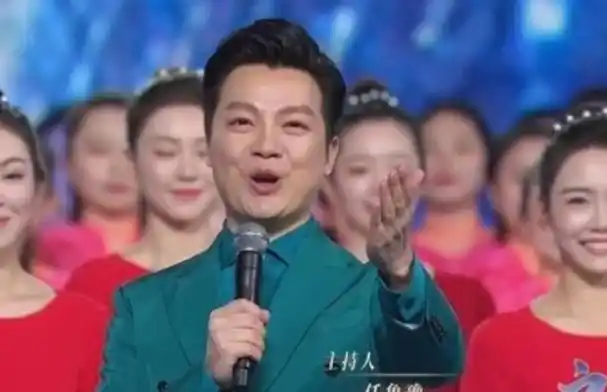 富家小姐朱晶不顾一切嫁主持人任鲁豫,高龄生二胎,他有啥魅力?