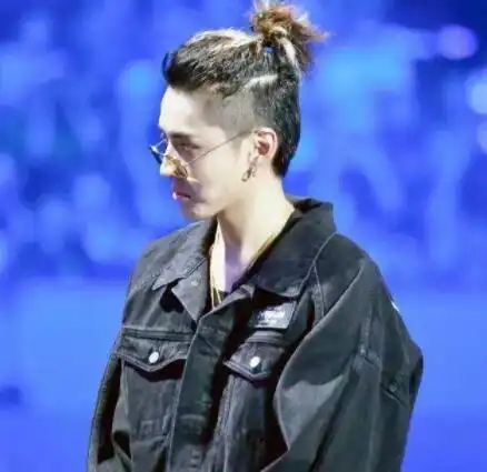 男士背头扎辫子发型图片_男生发型_西子美发网