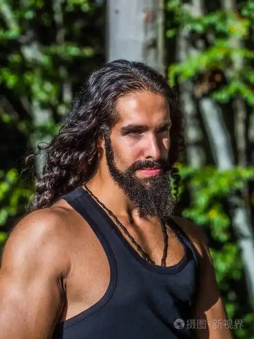 性感胡子模特.男人的时尚和风格概念.