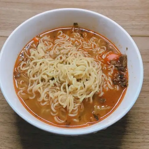 爱吃麻辣小龙虾的麻辣小龙虾做的泡面