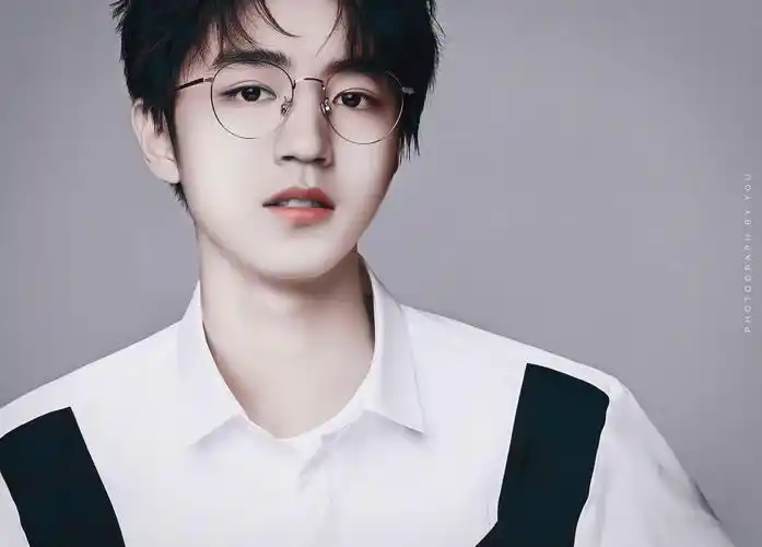 王俊凯xbolon暴龙眼镜