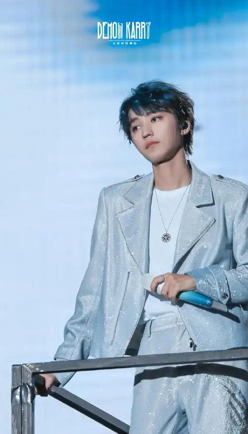 王俊凯二十四岁肆意生长