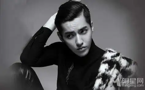 吴亦凡私照曝光 难得看到一次大尺度半裸照_技点网