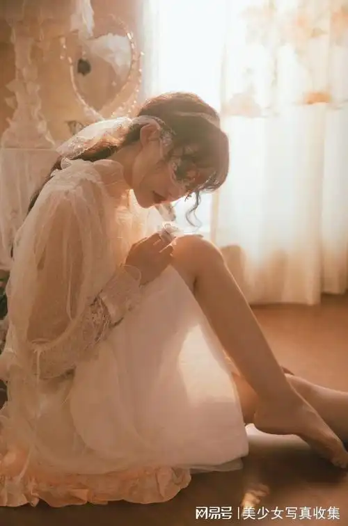 素雅恬静蕾丝裙美女梦幻朦胧意境写真