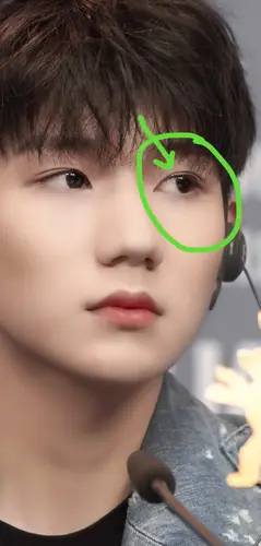 王源首次挑战双眼皮贴却露馅!这是王源"耍帅"史上最大的失误吧