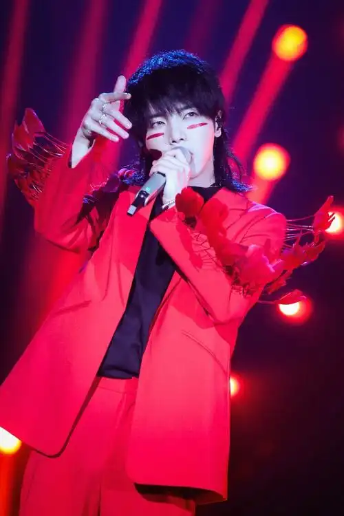 华晨宇《七重人格》上线 "90后首位歌王"自我博弈之作