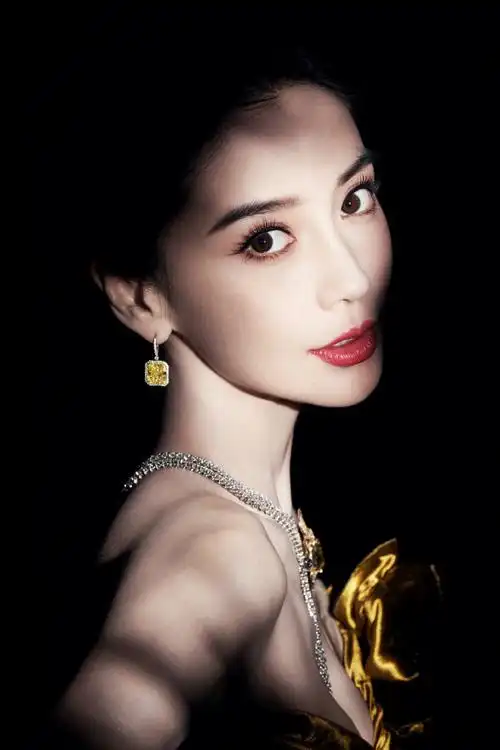 #杨颖对镜随拍##杨颖对镜回眸随拍#