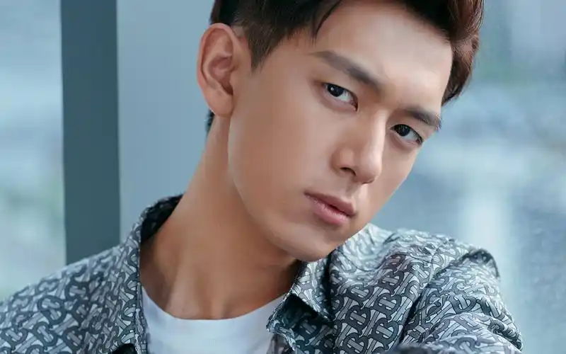 李现阳光帅气写真图片电脑壁纸