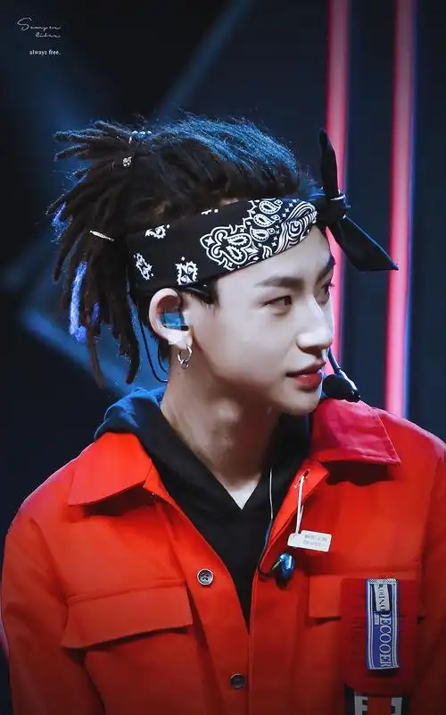 小鬼王琳凯七彩脏辫集合楼