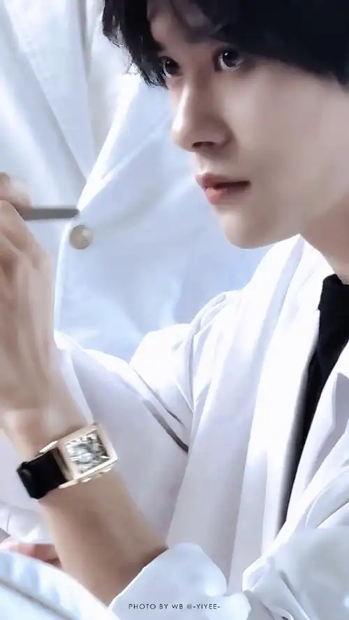 98990802白衣天使小羊医生～～    #易烊千玺积家全球代言人