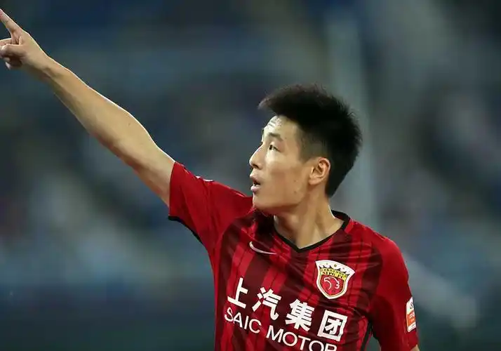 武磊海报中国足球西班牙人西甲中超明星球星宿舍寝室现代装饰画