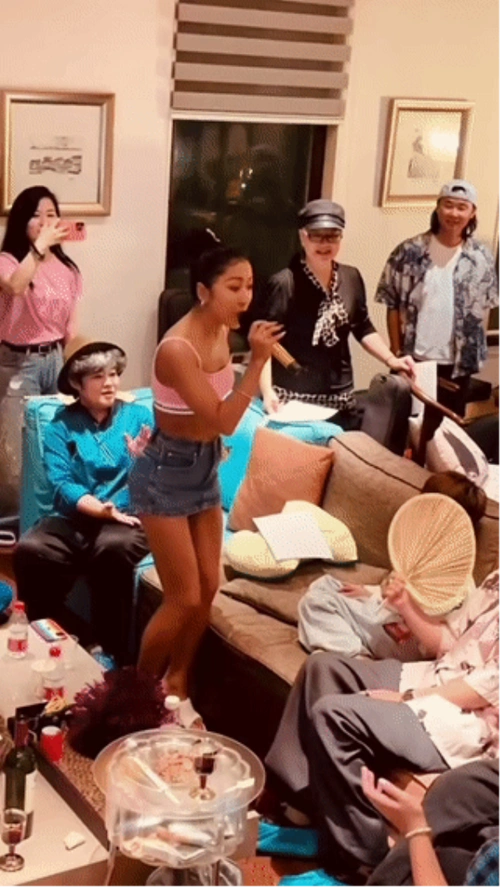 刘欢夫妇家宴罕曝光!10几人把酒言欢,吉克隽逸超短裙被嘲没教养