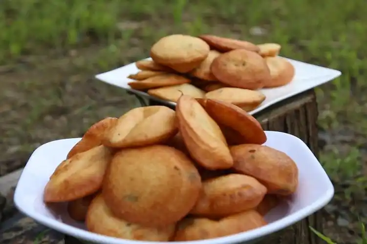 非常便宜的闽南小吃油炸果一毛钱一个好吃又实惠