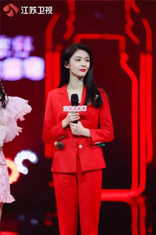 蒙面唱将猜猜猜第五季圆满收官0202猜评团巧妙破局获六连揭战绩