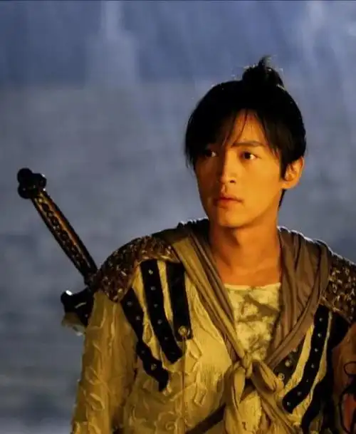 小编最喜欢的古装剧男神就是胡歌,在小编的心里他是《射雕英雄传》里