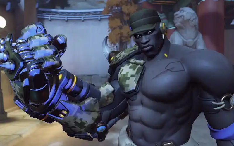 [末日铁拳]请问最后掉落悬崖的是谁?