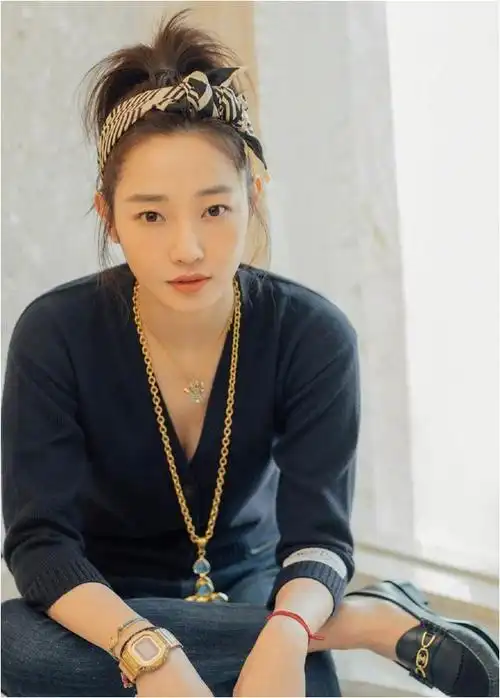 曾经"放荡不羁"的白百何,已经走上了另一条人生大道