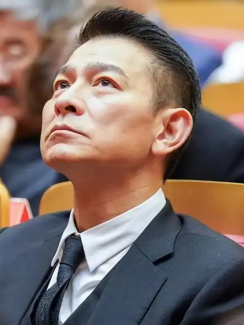 刘德华之所以一直红他这一生都在演他注重休息保持身体健康平时注重