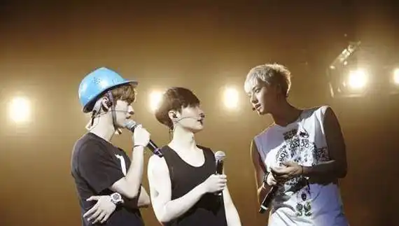 张艺兴ins取关黄子韬,这已经不是一次两次了_鹿晗_吴亦凡_exo