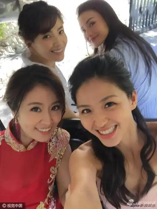 angelababy伴娘团礼服最丑被批心机重?赞陈妍希最贴心