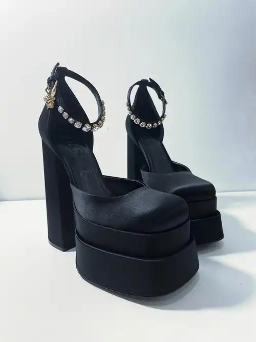 复古上头甜美女孩不能错过的粗跟高跟鞋