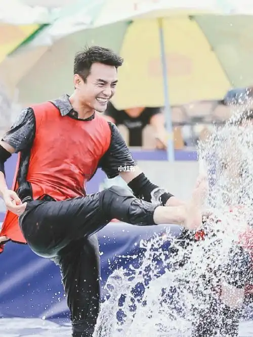 那年夏天的happy_夏天去哪玩_综艺_王凯_娱乐_明星娱乐资讯