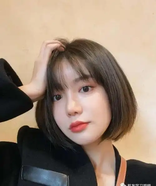 2021年流行免打理减龄短发