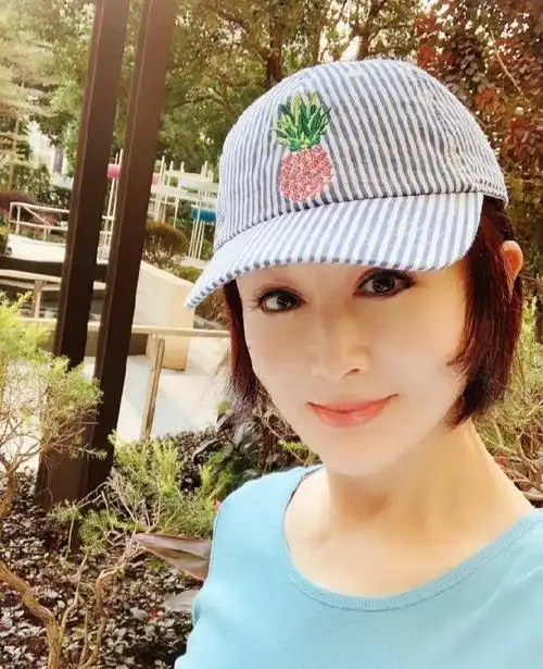 70岁潘迎紫体重仅90斤身材宛如少女直言减重只用一个方法