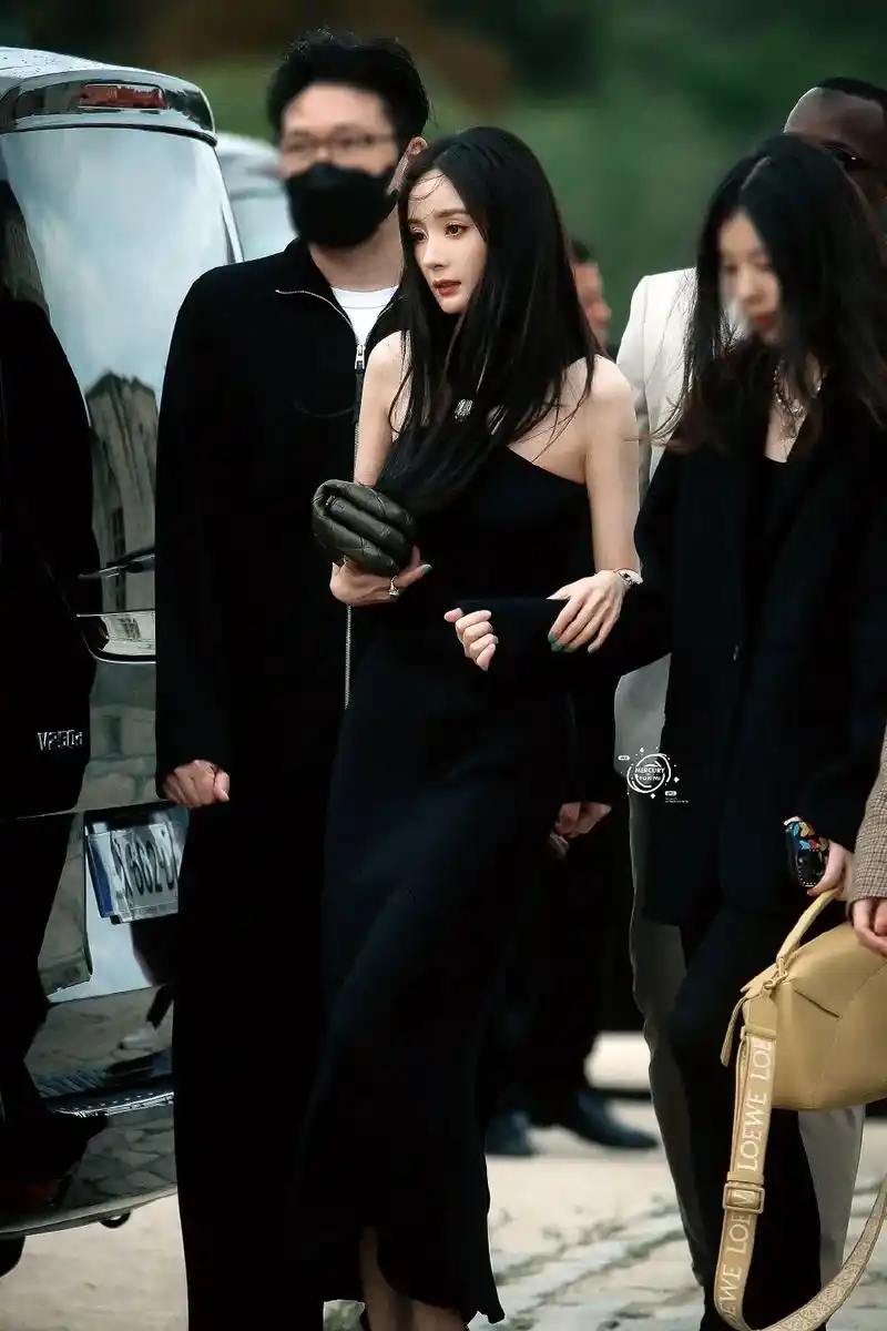 杨幂巴黎时装周.不允许有人没有看过这张照片!#杨幂 #杨 - 抖音