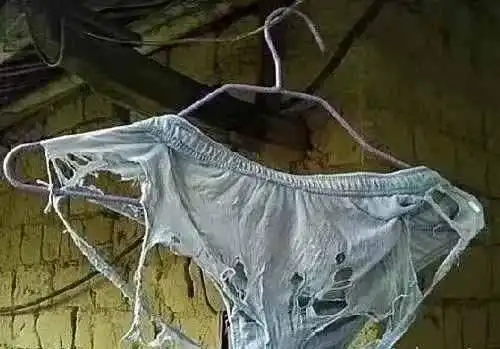 新洗的时尚大裤衩,已经晾干,穿上它,我即将再次出发.