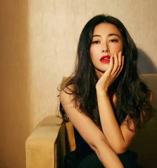 朱珠今日与精英男友结婚,新郎颜值高身材健硕,还是清华大学教师_婚礼