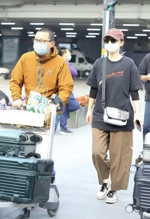 梅婷才是真幸福,在老公面前穿得像爷们好豪放,反衬得老公太贤惠