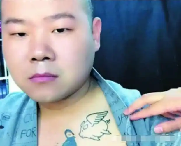 有纹身的明星,为了上节目真是煞费苦心,各显神通遮挡纹身!_吴尊