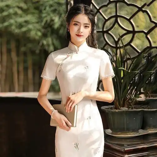 白色旗袍女夏季改良年轻款素雅复古气质绣花小个子