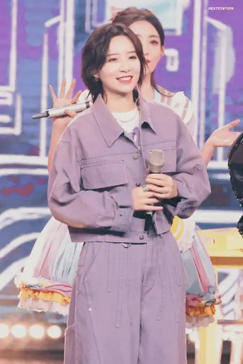 李斯丹妮240201·芒果年会  李斯丹妮超话90#李斯丹妮2023全息#p