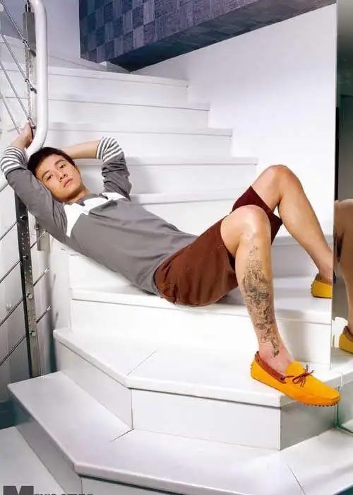 求几张演员文章短发的图片?