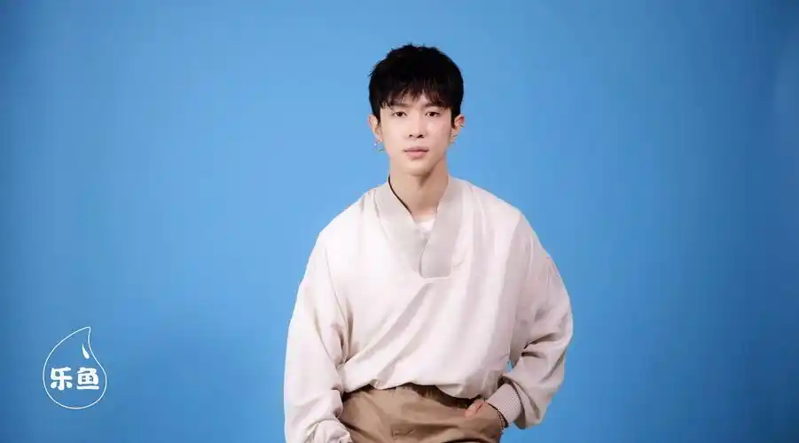 马伯骞自曝理想型是黑寡妇 讲土味情话笑到不能自已_哔哩哔哩_bili