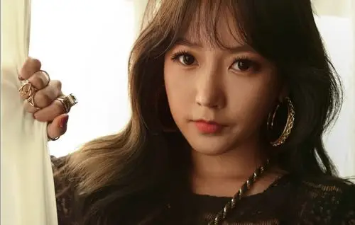 求t-ara朴素妍的电脑壁纸 是1440*900的