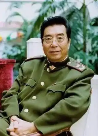 "骗"了我们30年,韩红父亲原来是家喻户晓的他,难怪都不敢得罪她