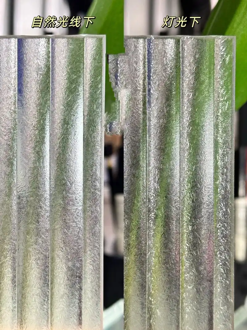 这家长虹玻璃还带花纹 长虹玻璃也称瓦楞玻璃,是压花玻璃的一种.