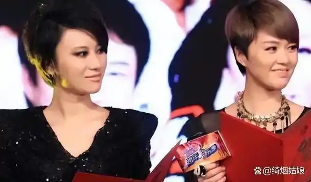 回顾谭维维:父亲早逝,无法接受母亲的新恋情,婚姻让她变柔软