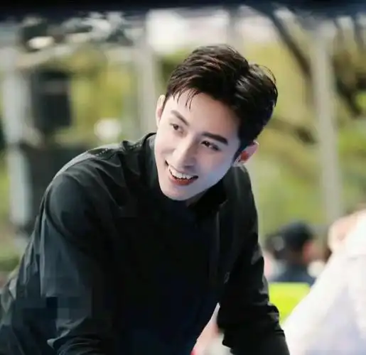 黄景瑜被曝给张艺上买睡衣,女方拍照挑衅王雨馨,录音证据被曝光