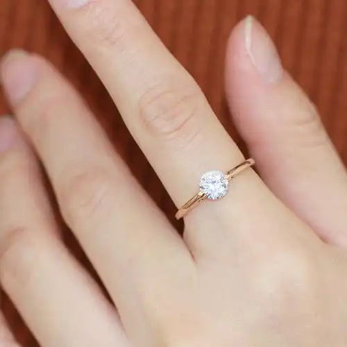 太阳云经典简约单钻小克拉仿真钻戒女款镀金求婚订婚戒指一件代发