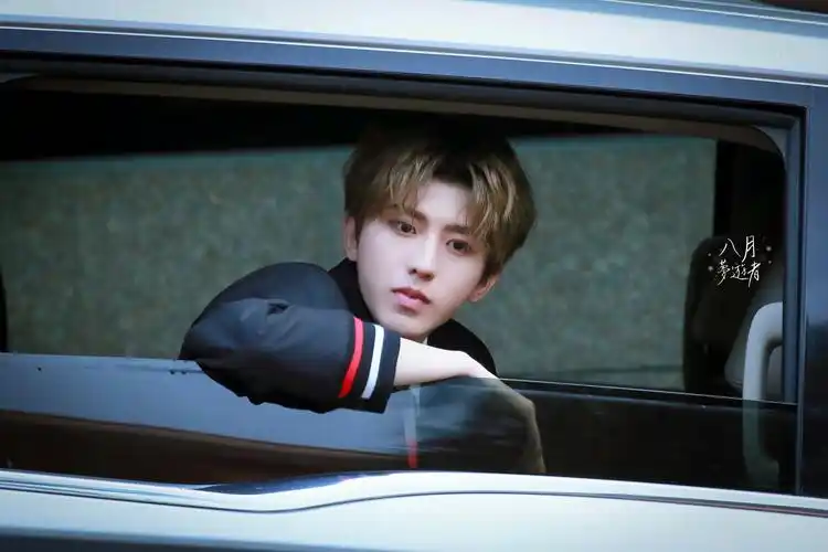 图片来自微博 图源请看水印 侵删蔡徐坤