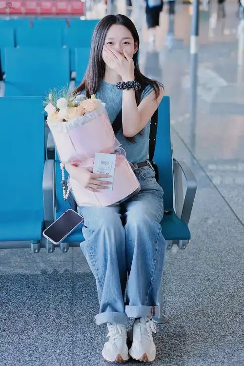 段奥娟银色流苏礼裙